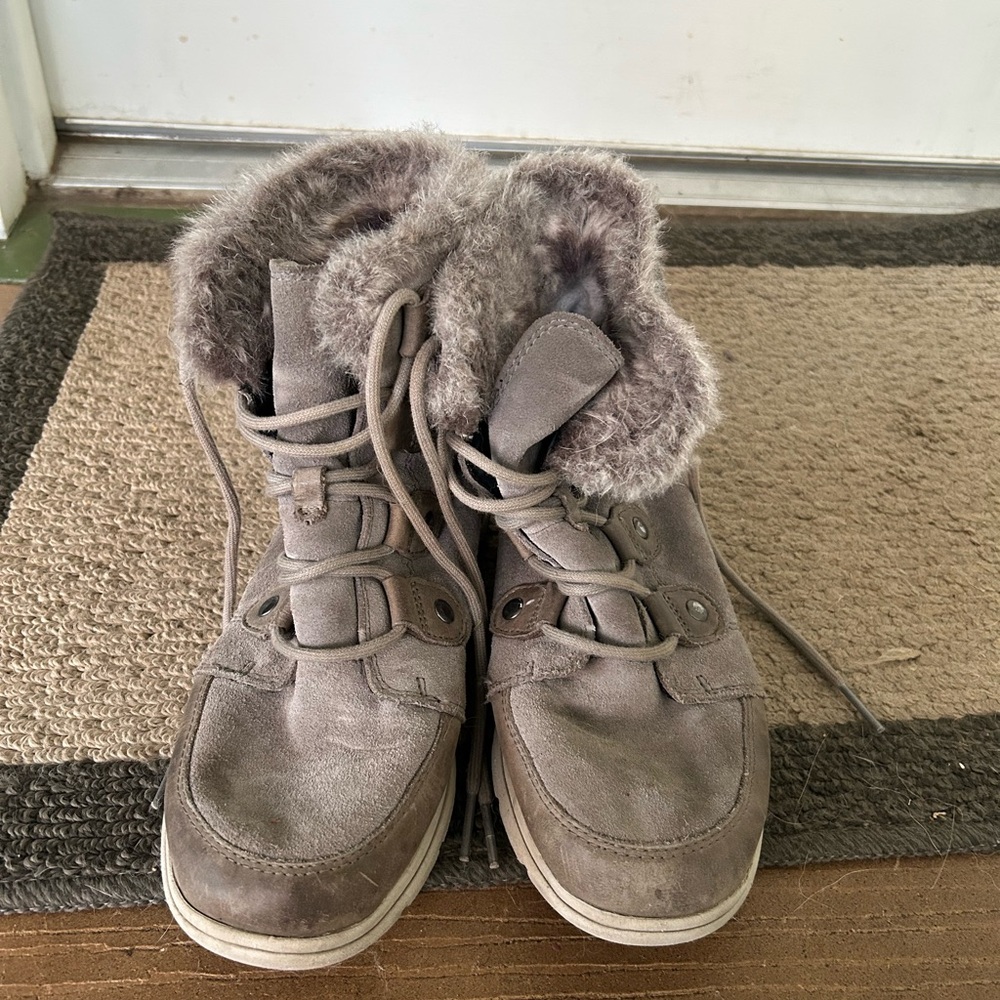 Sorel Gray Fur-Trimmed Winter Boots